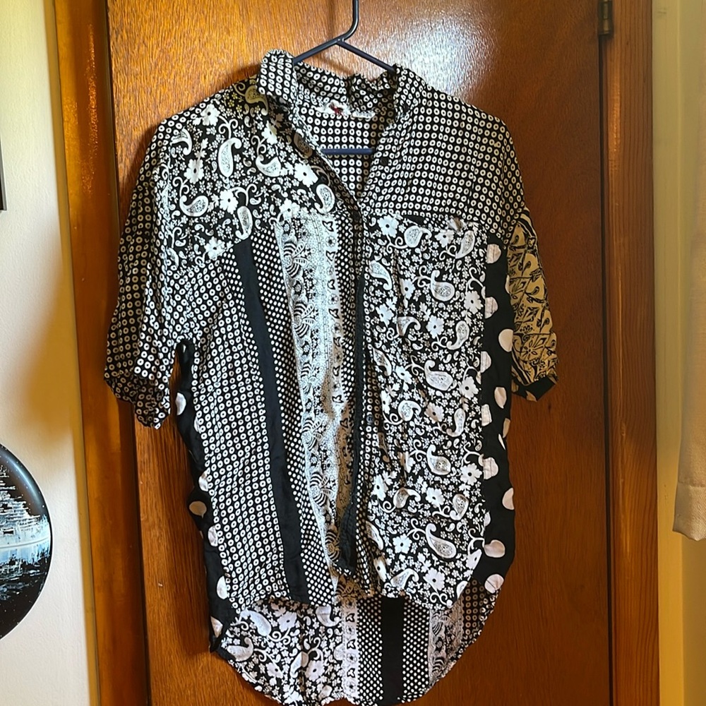 Sportique men’s small black and white multi pattered button up shirt